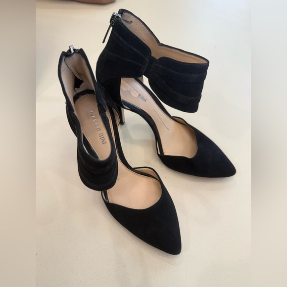 Gianni Bini Ankle Strap Suede Women's Heels - Picture 7 of 8